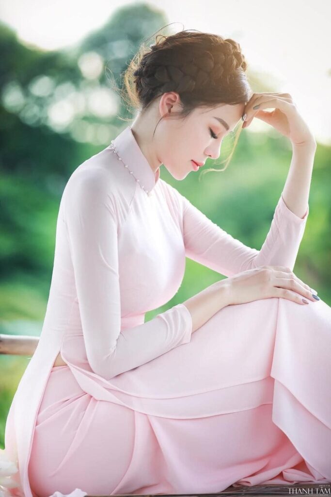 Ảnh Gái Xinh Mặc Áo Trễ Vai Xu Hướng Mới Trong Giới Trẻ Thể Hiện Phong Cách Cá Tính Và Tự Tin